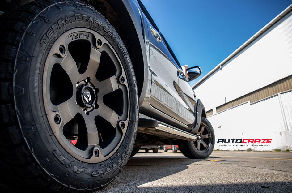 FORD RANGER BEAST BLACK MACHINED WITH DARK TINT